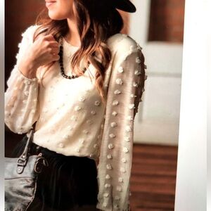 Davi & Dani Textured Dot Cinched Sleeve Blouse -NEW-Size Small